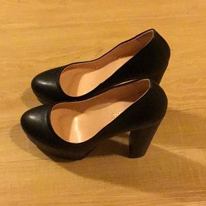 Merumote black platform pumps